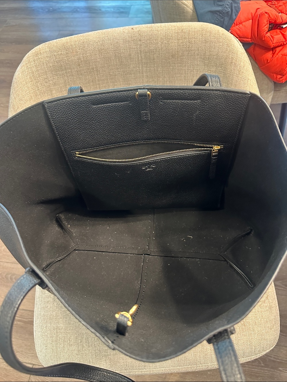 Tory Burch Black Pebbled Leather Tote with Logo Charm - Picture 2 of 2
